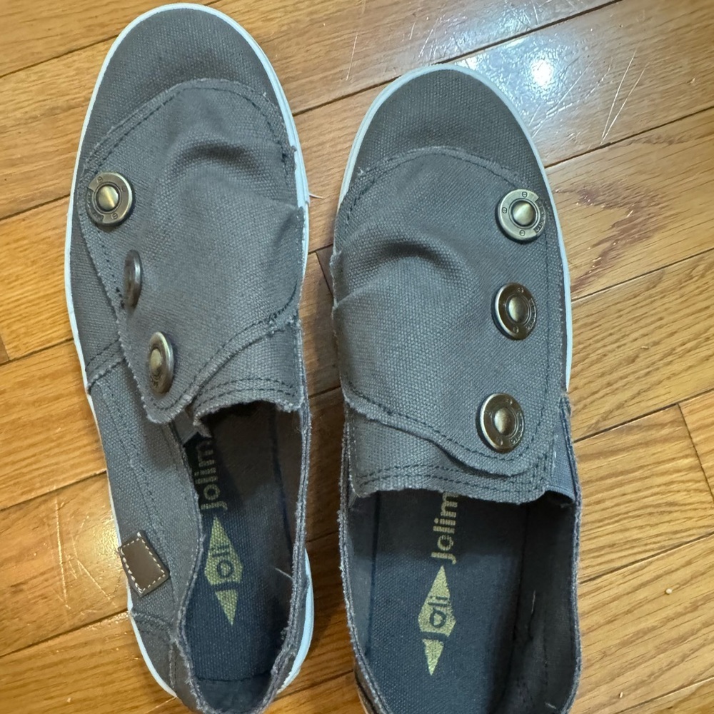 Tres Jolie Accessories Gray Sneakers